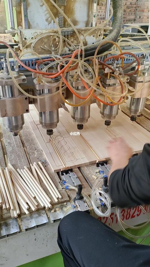 探秘工厂实拍 雕刻机如何赋能竹木工艺品与家具雕塑的匠心制造